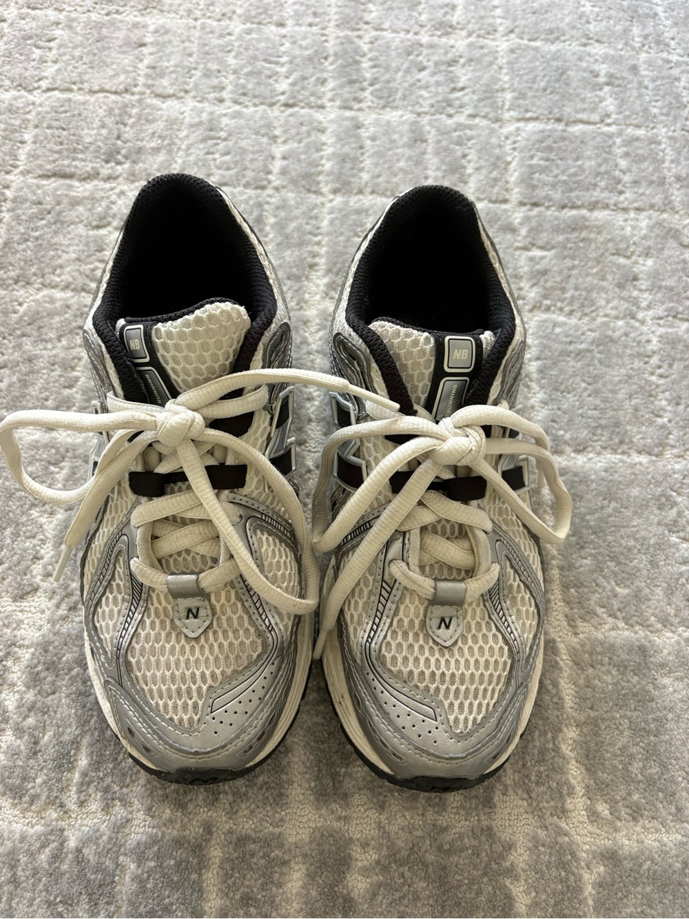Women’s New Balance Sneakers - size 6 - Picture 3 of 7